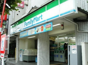 ファミリーマート 世田谷淡島通り店