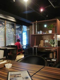 オシャレな内装♪ クロスファンクショナルカフェの画像2