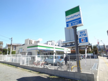 ファミリーマート　千葉北口店