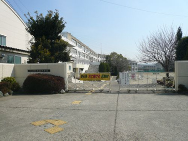さいたま市立七里中学校の画像1