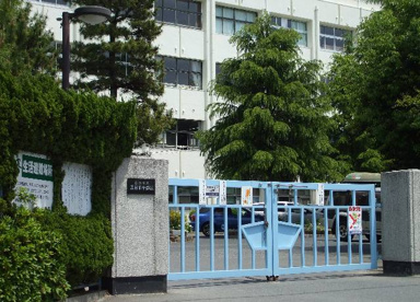 広島市立五日市中学校の画像1