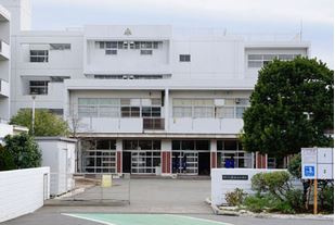横浜市立栗田谷中学校の画像1