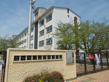新田南小学校の画像1