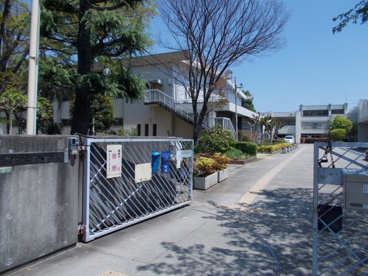 豊中市立 第八中学校の画像1