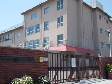三宅柳田小学校の画像1