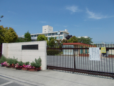 摂津市立 第三中学校の画像1