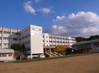 柏原市立 堅下南小学校の画像1
