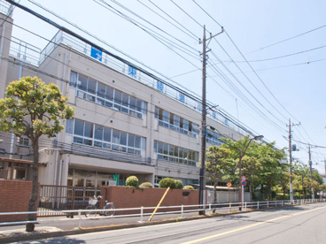 東綾瀬小学校の画像1