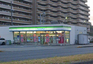 ファミリーマート　幕張町店の画像1