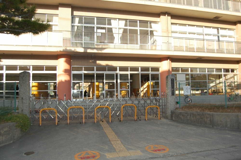 四日市市立 八郷小学校の画像