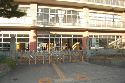 四日市市立 八郷小学校の画像1