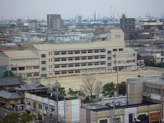中部中学校の画像1