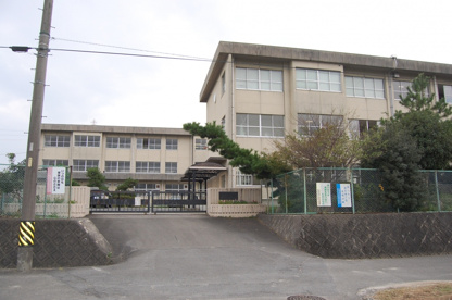 四日市市立西朝明中学校の画像1