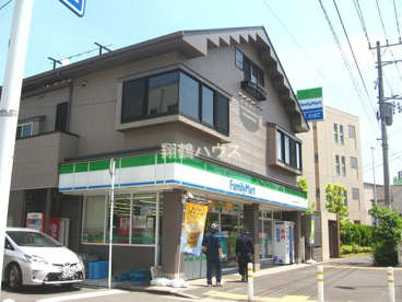 ファミリーマート冨士屋新子安西口店の画像1