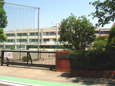 川崎市立藤崎小学校の画像1
