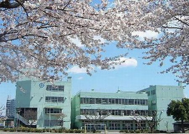 厚木市立 妻田小学校の画像1