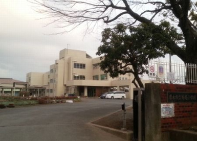 厚木市立 鳶尾小学校の画像1