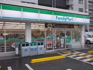 ファミリーマート 豊中東寺内町店の画像1