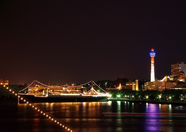 横浜マリンタワー