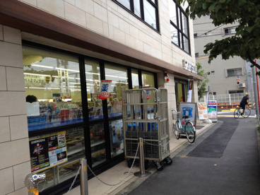 ローソン 成城学園前駅西口の画像1