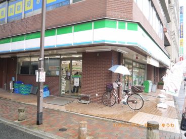 ファミリーマート 王子明治通り店の画像3