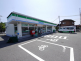 ファミリーマート本郷小学校前店