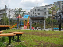 公園 池袋本町電車の見える公園