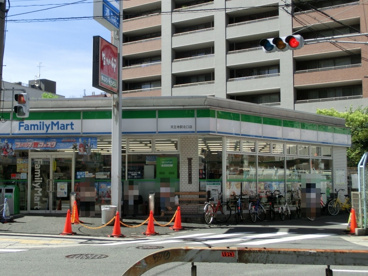 ファミリーマート　天王寺駅北口店の画像1