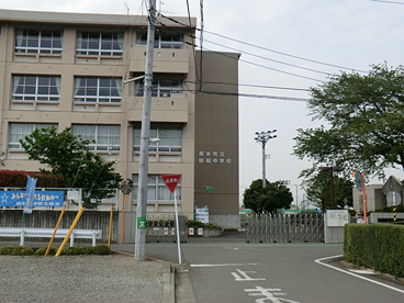 厚木市立　依知中学校の画像1