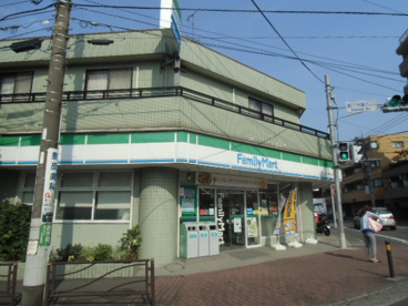 ファミリーマートかねひろ梶ケ谷店の画像1