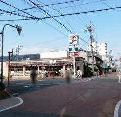 セブンイレブン大阪加美東４丁目店の画像