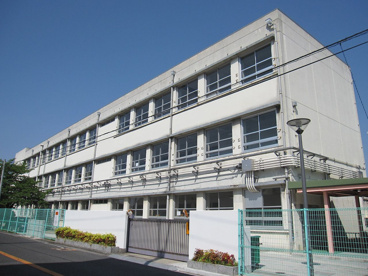堺市立 東三国丘小学校の画像1