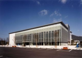 観音寺市役所　中央図書館の画像1