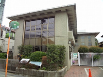 目黒区立洗足図書館