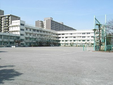 北区立　堀船中学校の画像2