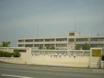 母里小学校