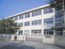 鳩里小学校