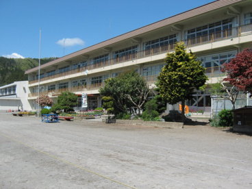 みなかみ町立桃野小学校の画像1