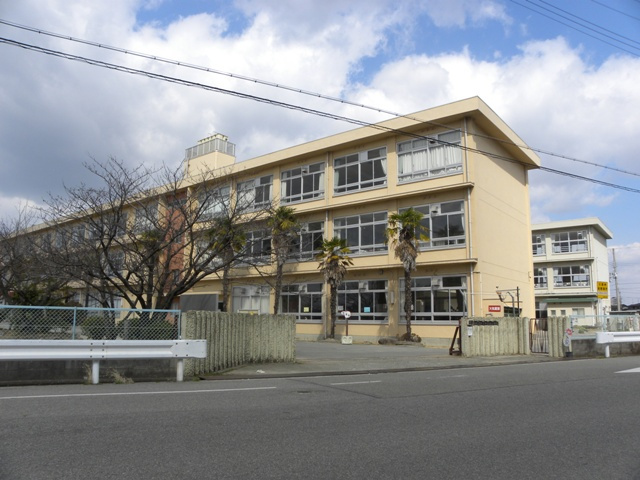 平岡南小学校の画像