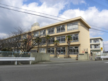 平岡南小学校