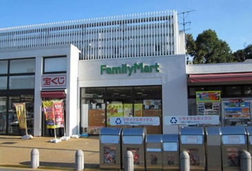 ファミリーマート 港北ＰＡ下り店