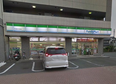 ファミリーマート 鶴川駅西店の画像1