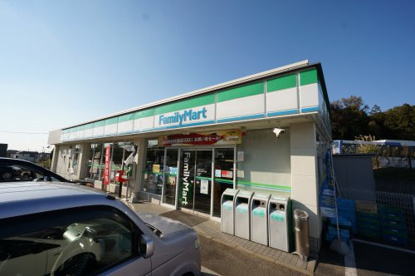 ファミリーマート 市原ちはら台東三丁目店の画像1