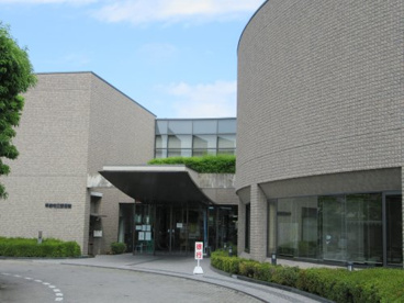甲府市立図書館の画像2