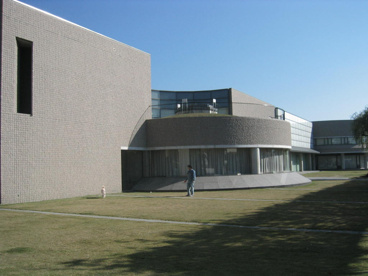 甲府市立図書館の画像3