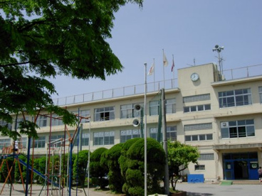 蕨市立西小学校の画像1