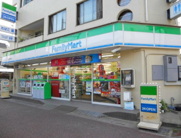 ファミリーマート北与野駅前店の画像1