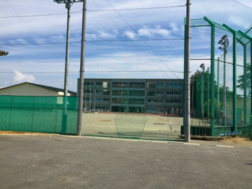 甲府市立千塚小学校の画像2