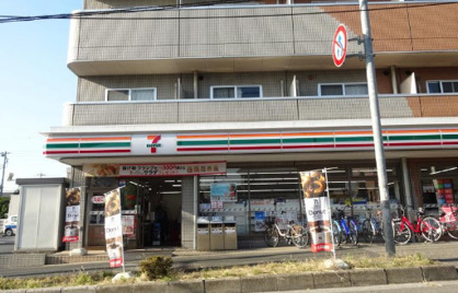 セブンイレブン・東浦和駅南店の画像1