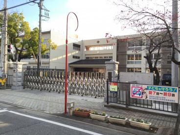 甲府市立朝日小学校の画像2